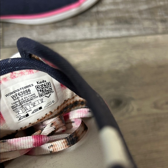 Keds x Elizabeth and James collab Navy Sneakers with Pink Accents - Picture 10 of 10